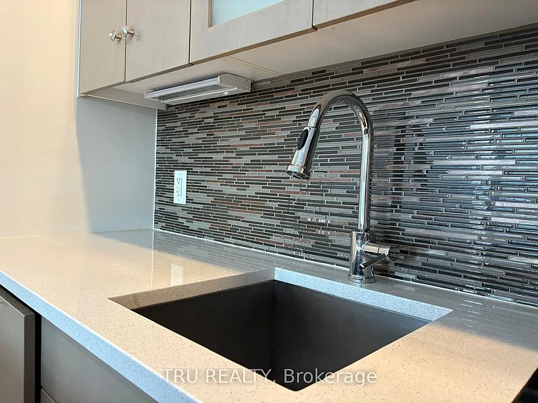 108 Richmond Rd #607 — Photo 28