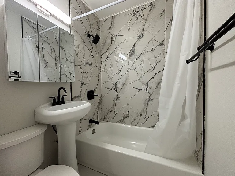 237 Davenport Ave #C — Photo 4