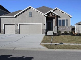 8012 W 166th Pl, Overland Park, KS 66085