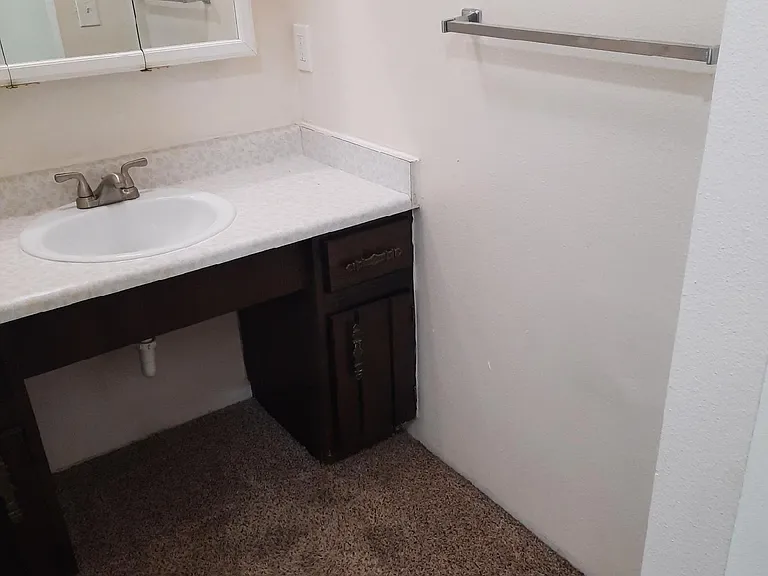 Apartments for Rent — Photo 8