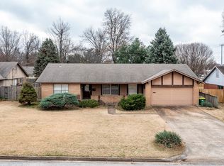 2107 Oak Hill Dr, Springdale, AR 72762
