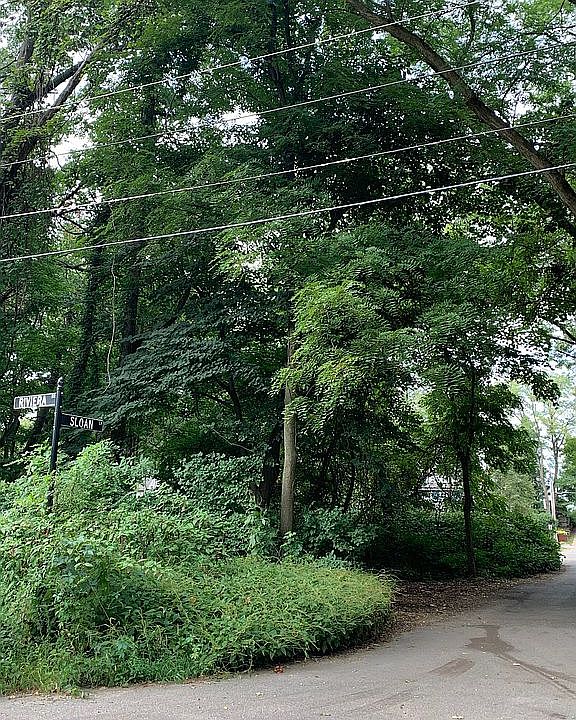 2nd image of 17300 Sloan Ln