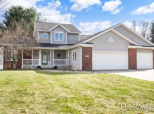 4690 Pine Oak Ct, Hudsonville, MI 49426