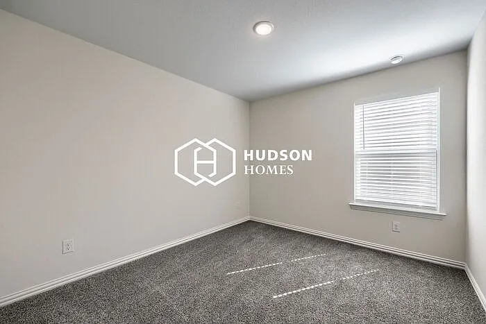 404 Rose Ave — Photo 6