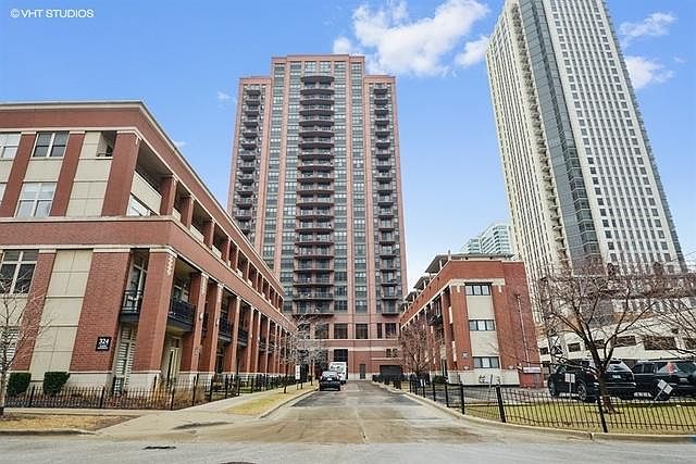 1st image of 330 N Jefferson St #1002HL
