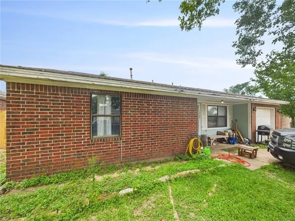 1008 Bittle Ln, Bryan, TX 77803