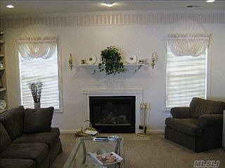 4th image of 520 Highland Ct
