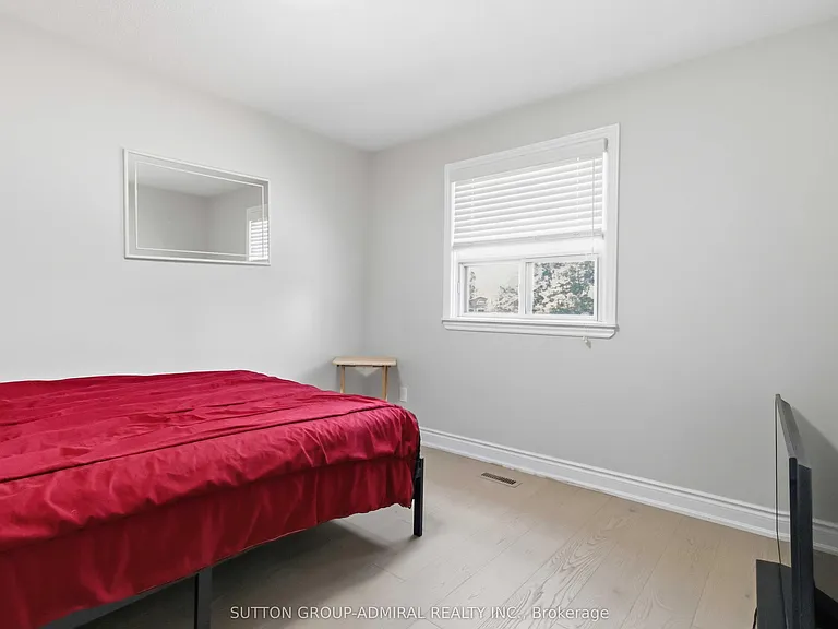 87 Marita Pl #MAIN UPPER FLR — Photo 21