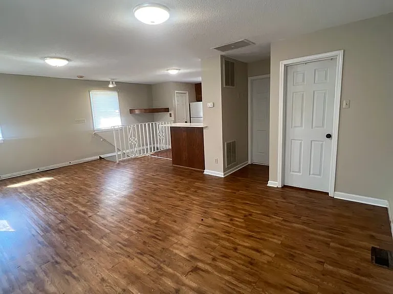 213 E Buford St — Photo 22