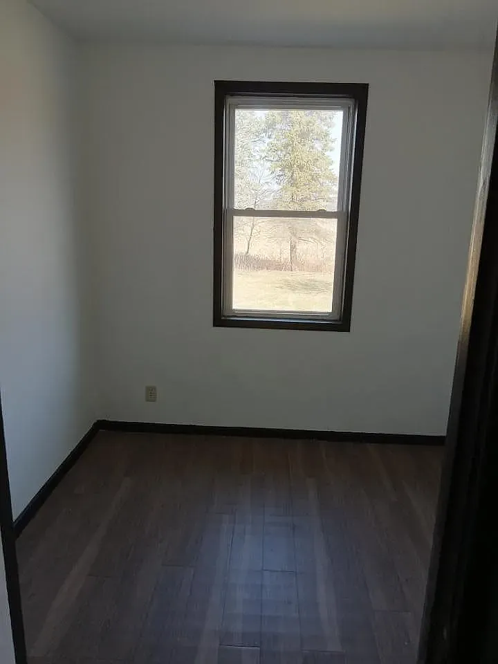 3 bed, $800 — Photo 3