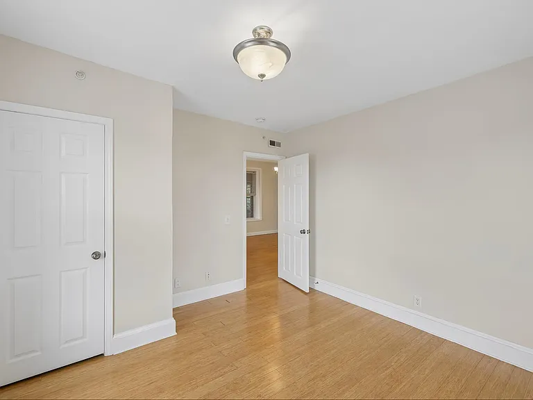 20 Eden St #4 — Photo 6