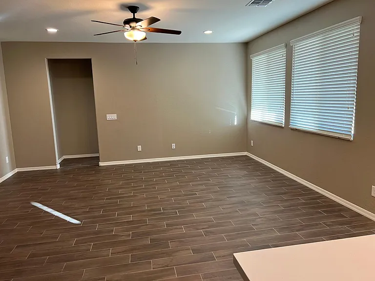 17437 W Victory St — Photo 5