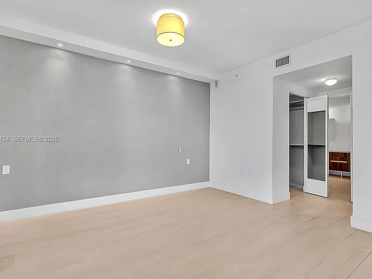 488 NE 18th St #2315 — Photo 11
