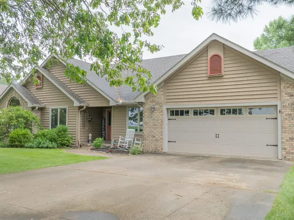 208 E Terrace Bay Ct, Monticello, IN 47960