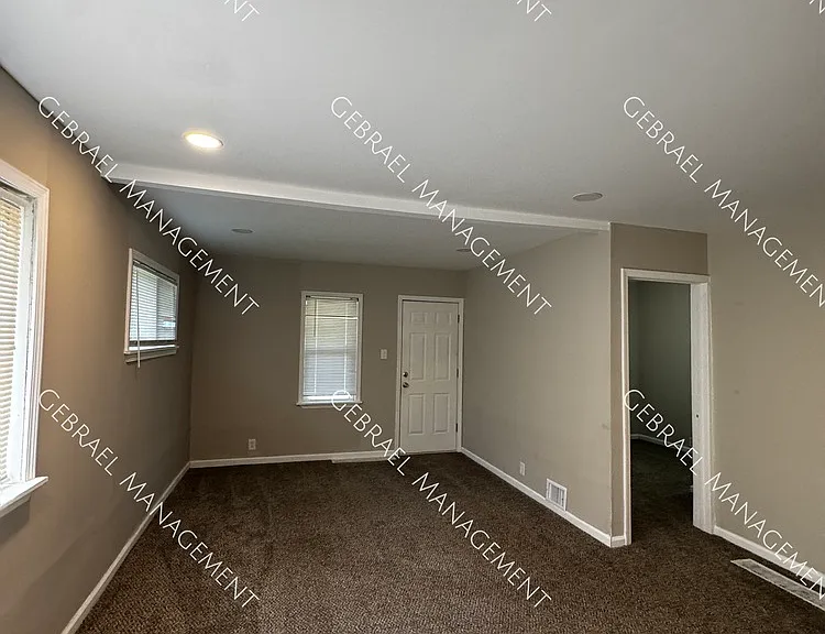 2131 Ohio Ave — Photo 12