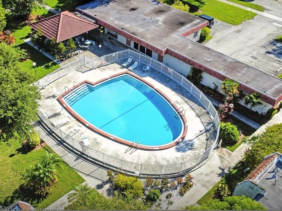 2nd image of 8701 SW 141st St APT J1