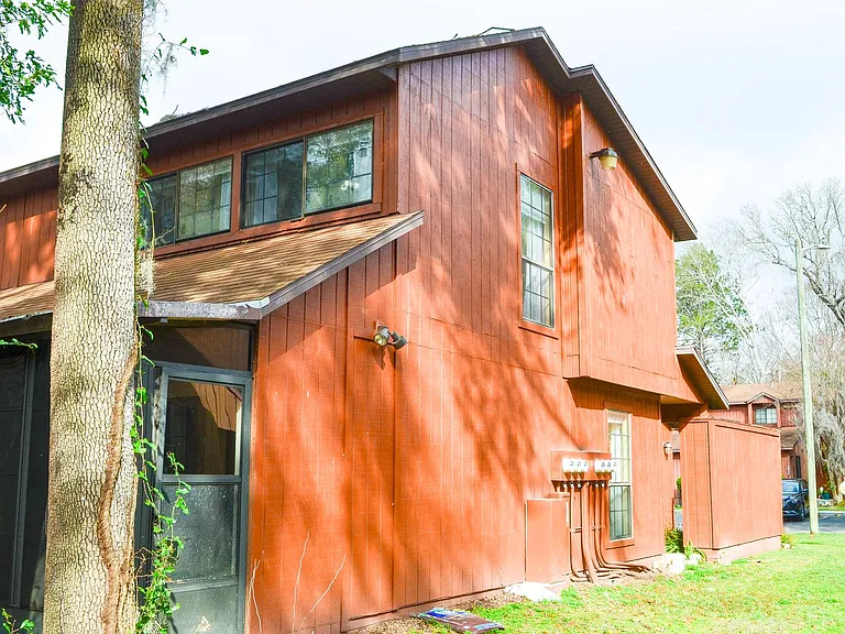 5821 SW 8th Pl — Photo 33