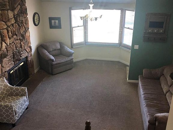 3rd image of 516 Gunn Cir
