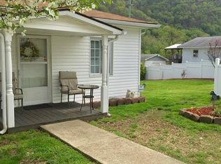 3114 Maple St, Belle, WV 25015