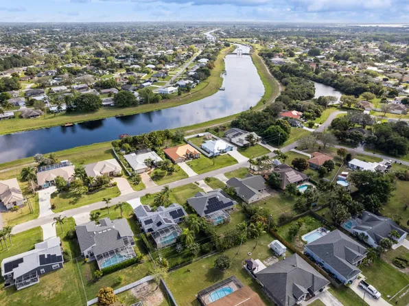 241 SW Dalton Circle, Port St Lucie, FL 34953