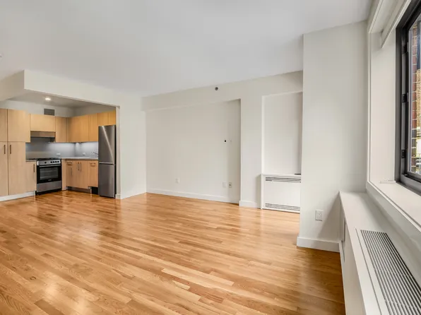 101 West 15th Street 603 image 6 of 7