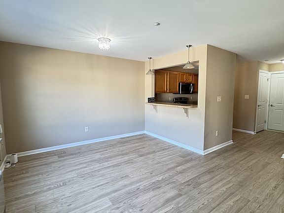 5th image of 18 Smithwheel Rd APT 62