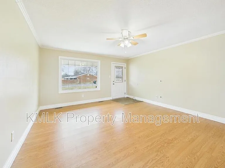 3434 Lawndale Dr — Photo 8