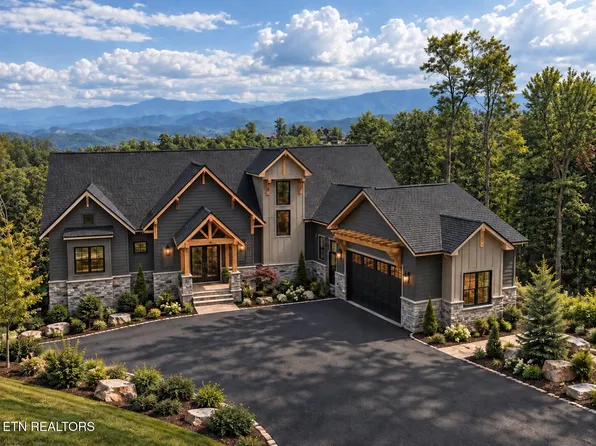 3539 Summit Trails Dr, Sevierville, TN 37862