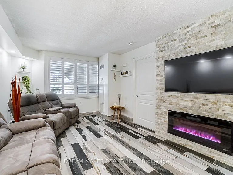 9017 Leslie St #222 — Photo 12