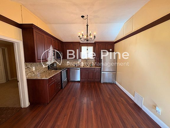 5th image of 391 6th St