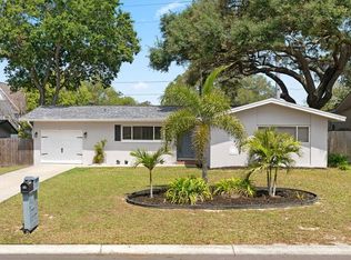 1636 Souvenir Dr, Clearwater, FL 33755