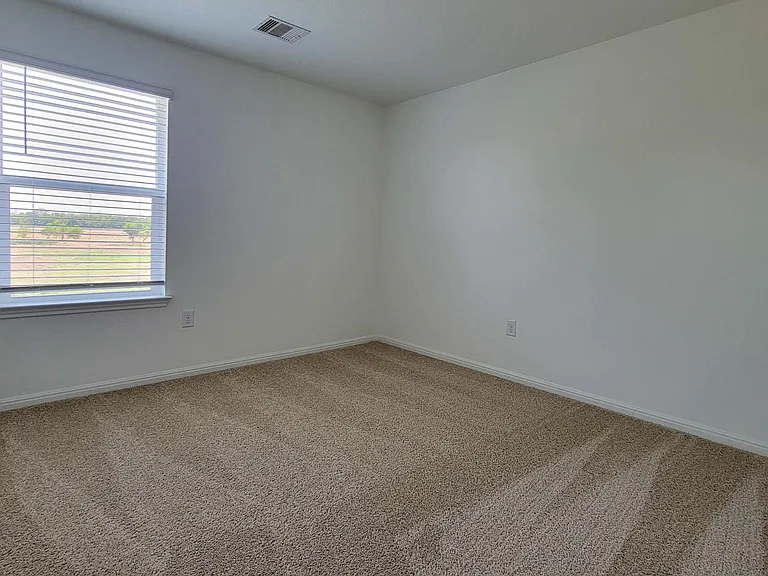 325 Brody Ln — Photo 13