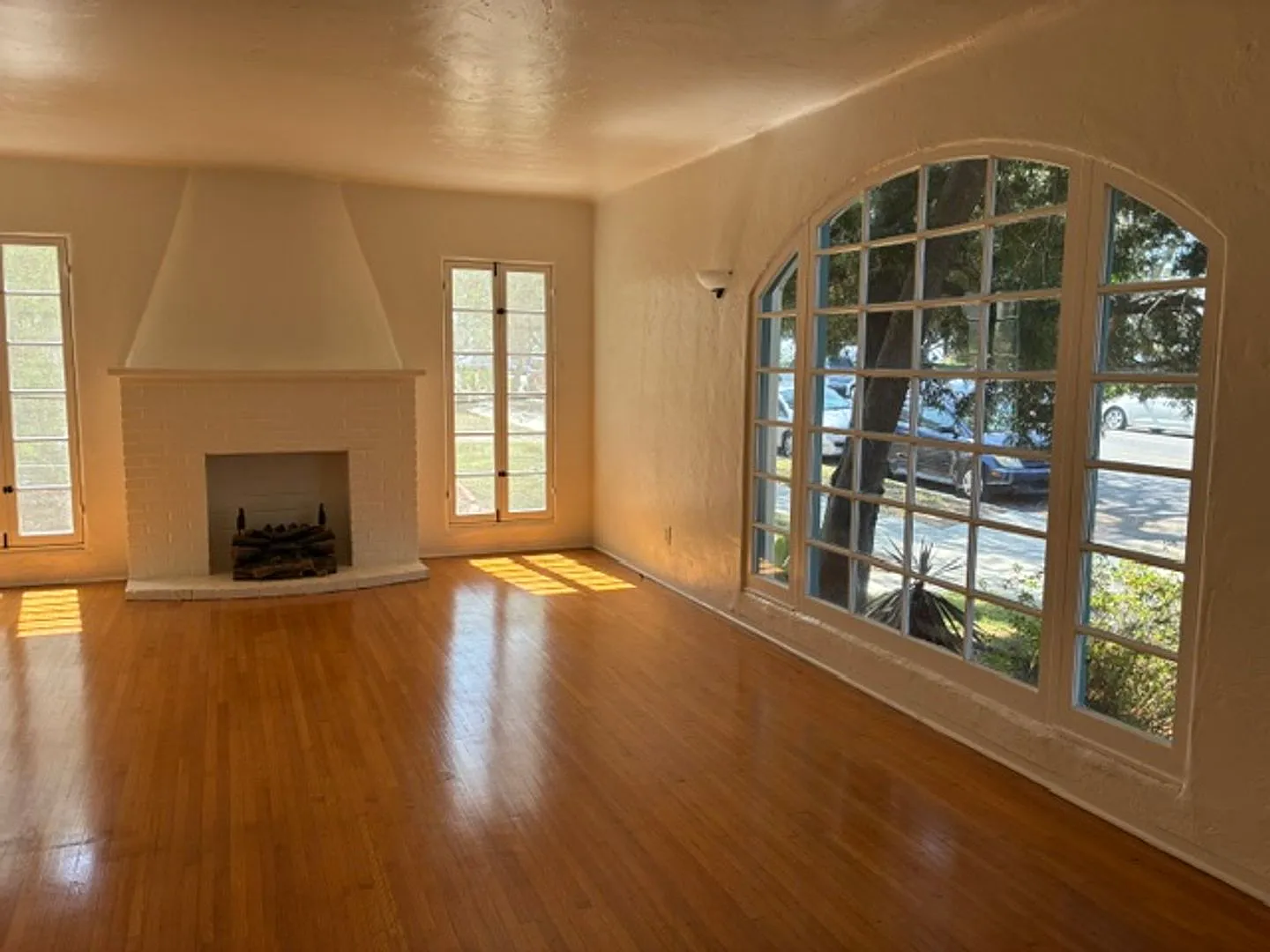2112 — Photo 2