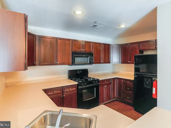 115 Lionheart Ln #115, West Deptford, NJ 08086