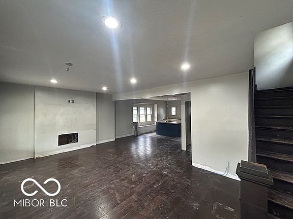 3rd image of 1330 N Lasalle St
