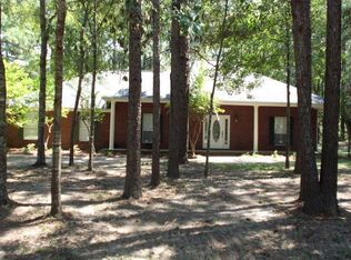 3 Robert E Lee Rd, Hattiesburg, MS 39401