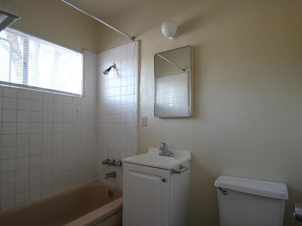 1st image of 831 N El Molino Ave #8