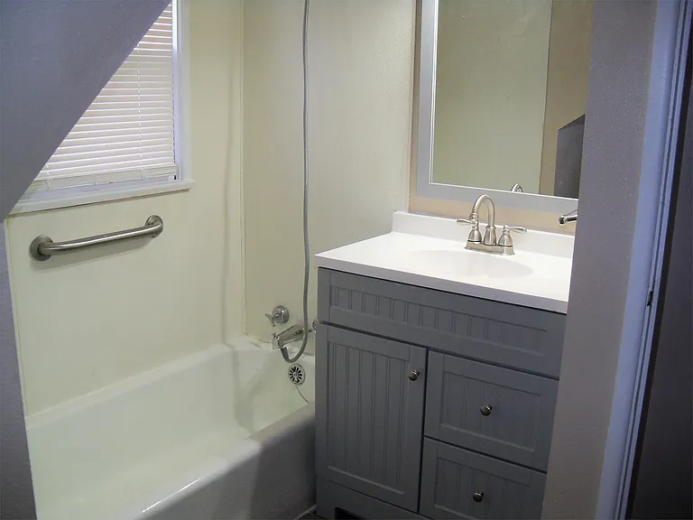2221 2nd Ave N #5 — Photo 7