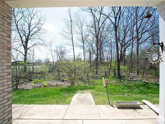 4th image of 10533 Medinah Dr #43