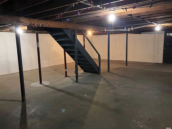 3rd image of 700 Broadway