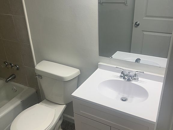 5th image of 247 Mohawk Dr