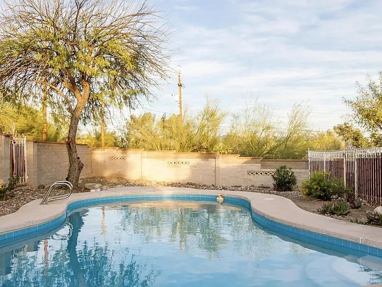 442 N La Cholla Blvd — Photo 10