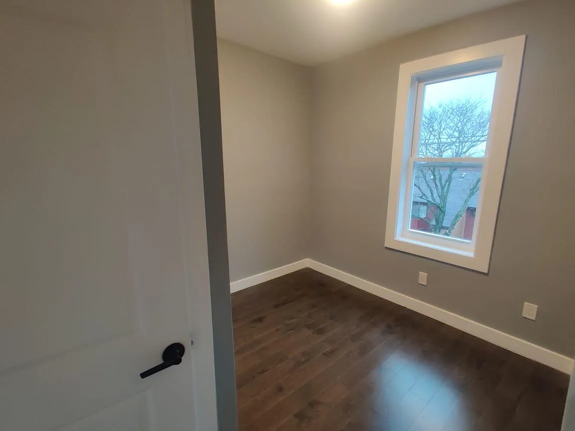 48 Carroll St — Photo 3