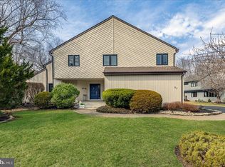 37 Lorrie Ln, West Windsor, NJ 08550