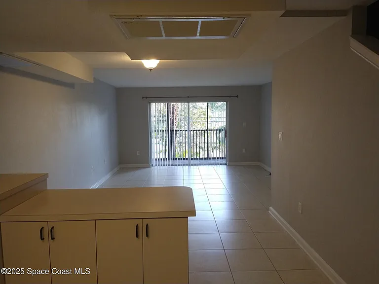 1020 Pinetree Dr #8 — Photo 6