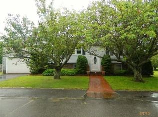 7 Charlie Ave, Wareham, MA 02571