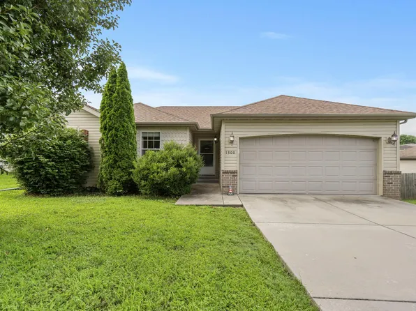 1300 W Robin Street, Ozark, MO 65721