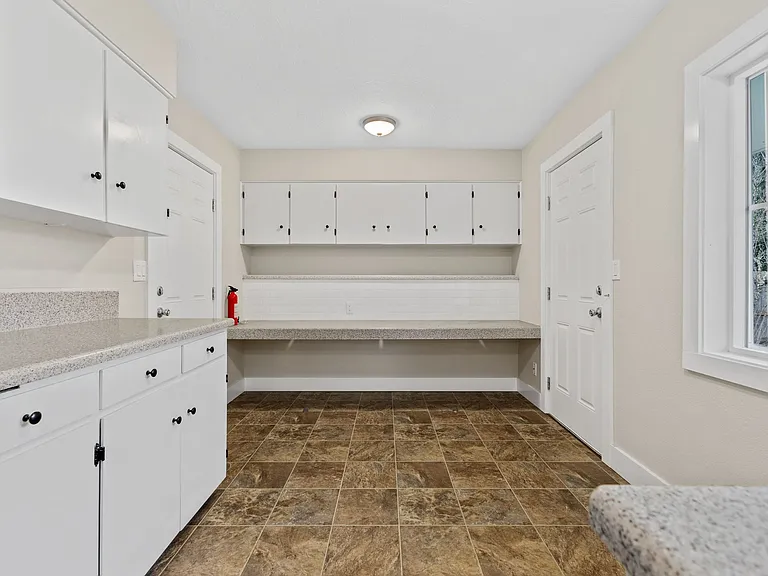 235 Riviera Dr NE — Photo 13