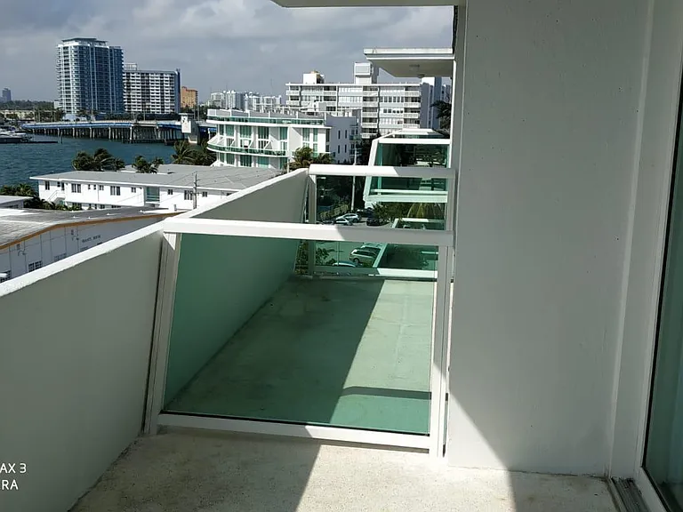 1917 Bay Dr #3 — Photo 3
