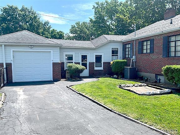 3rd image of 2301 Woodlawn Ave